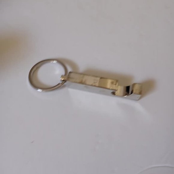 Sketchers Whistle keychain - Picture 2 of 2